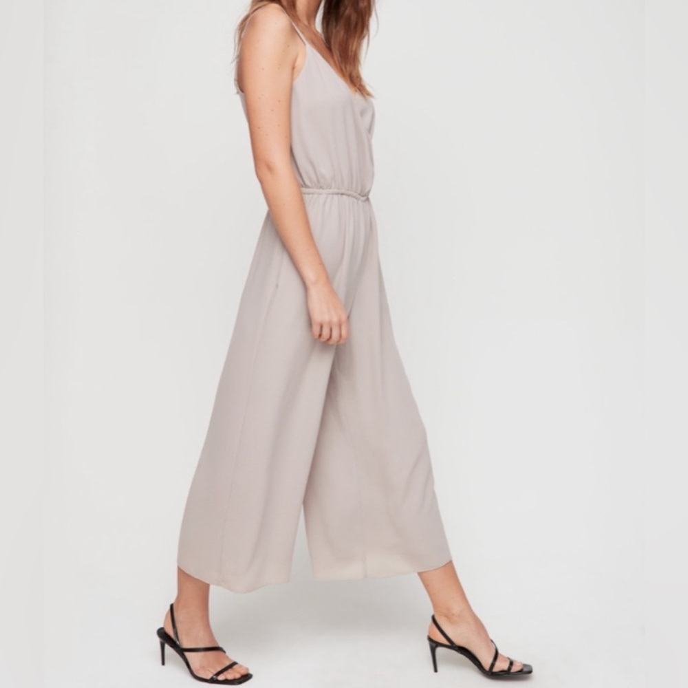 Aritzia Wilfred Melodie Jumpsuit V Neck Wide Leg Size Small